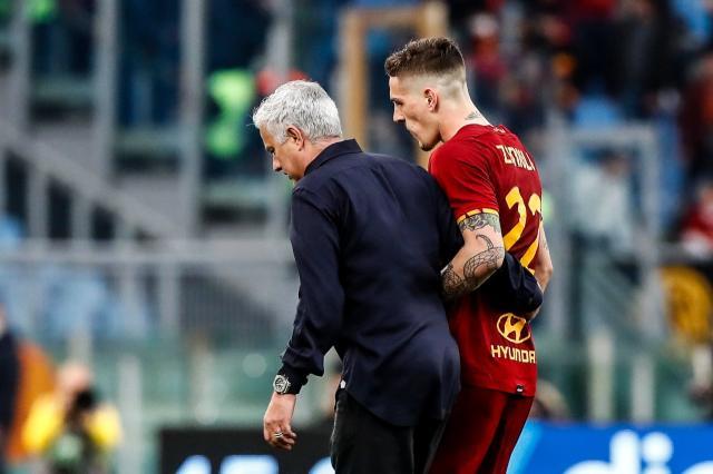 1644107667578034742.jpg Jose-Mourinho-Nicolo-Zaniolo.jpg